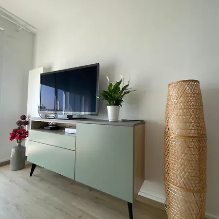 Jolie Vue - Appt 2 Pieces - Vue Balcon Sud - 150m De La * וימרה